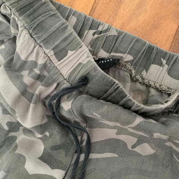 Camo pants😍 - Picture 3 of 3